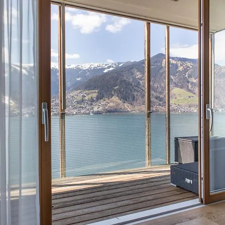 Bellevue Apartment *