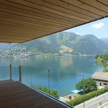 Bellevue Apartment *